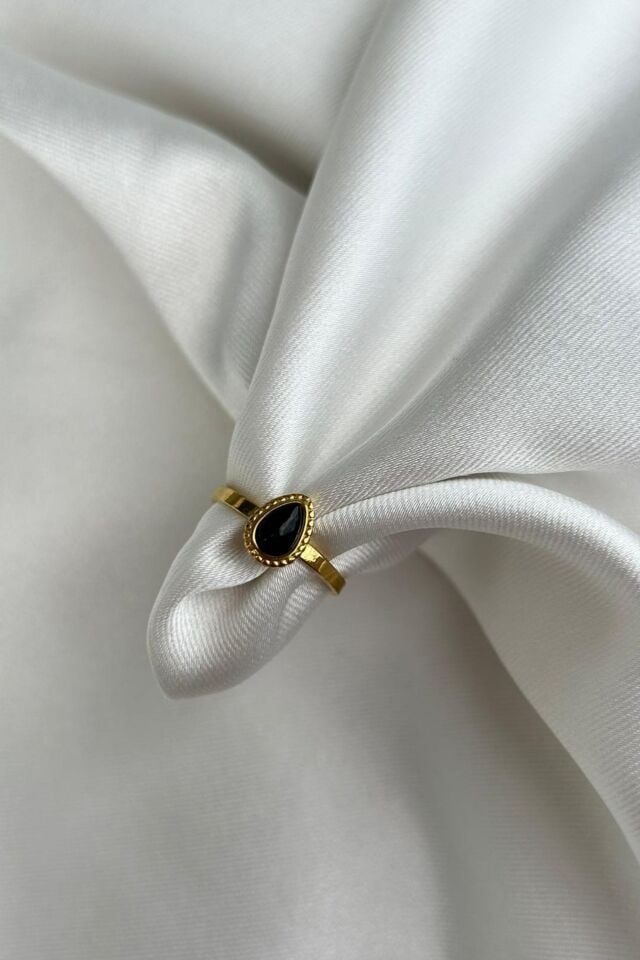 Damla Model Siyah Taş Yüzük