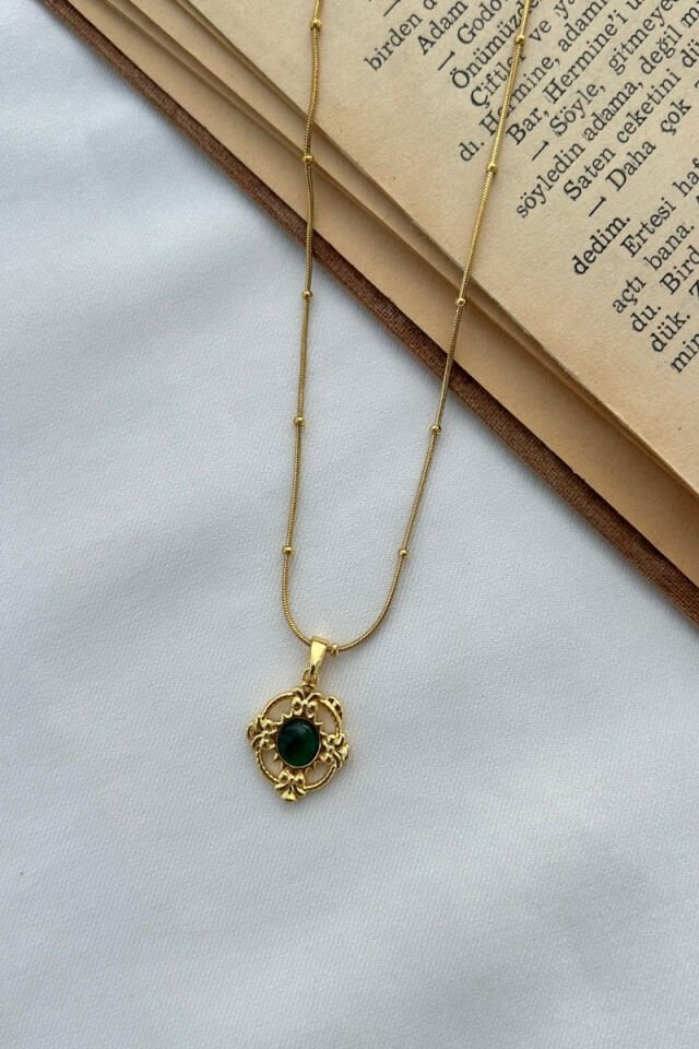 Yeşil Taş Detaylı Vintage Model Kolye