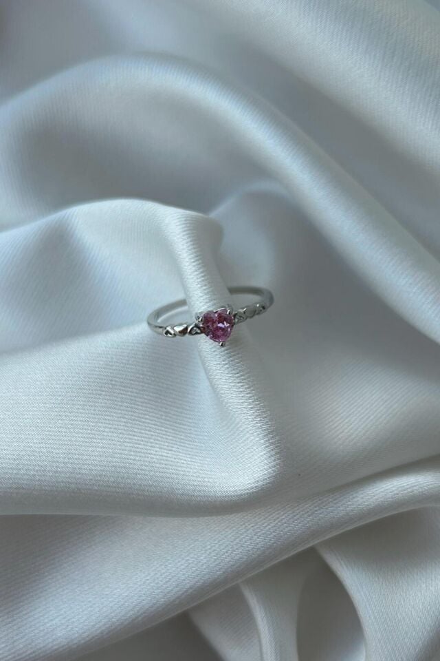 Pembe Kalp Model Yüzük