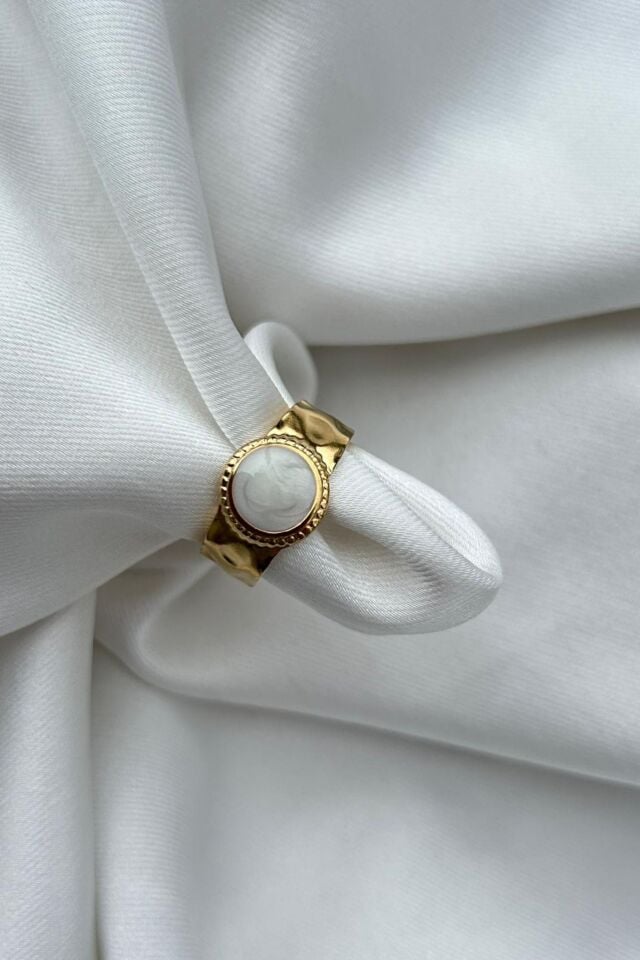 Beyaz Sedef Mineli Yüzük