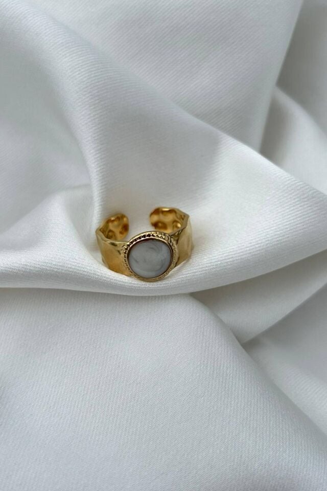 Beyaz Sedef Mineli Yüzük