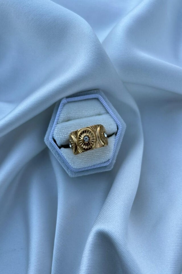 Kristal Taş Detaylı Tasarım Model Yüzük