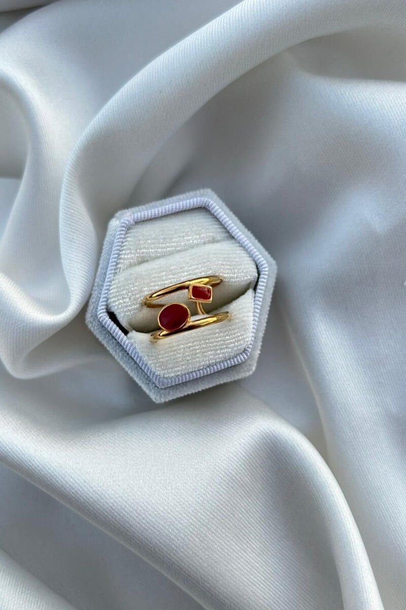 İkili Görünüm Kırmızı Detay Yüzük