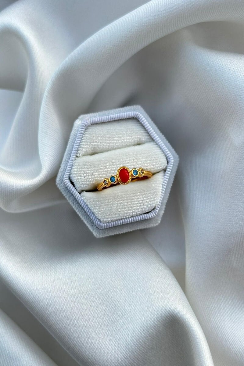 Vintage Model Oval İşlemeli Yüzük