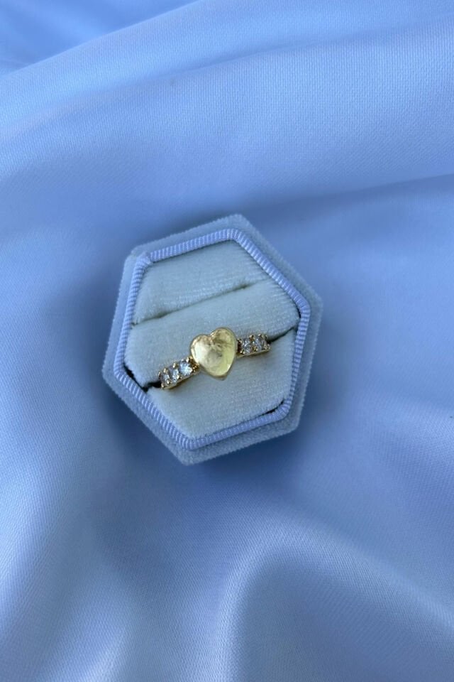 Kristal Taş Detaylı Kalp Model Yüzük