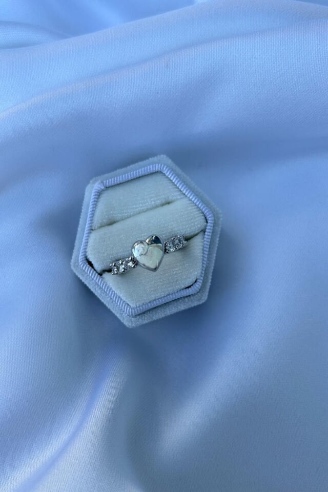Kristal Taş Detaylı Kalp Model Yüzük (Silver)