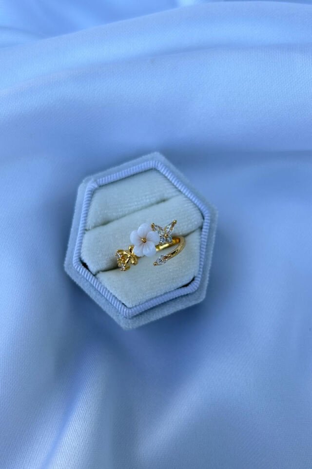 Manolya Çiçeği Kelebek Detaylı Tasarım Yüzük