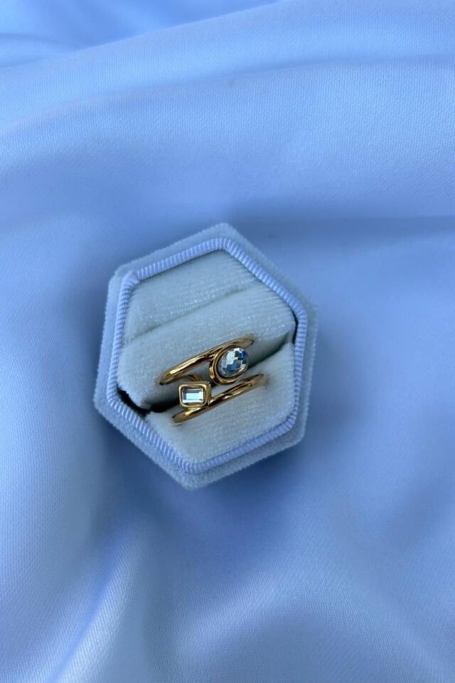 Kristal Taş Detaylı Çoklu Görünüm Tasarım Yüzük