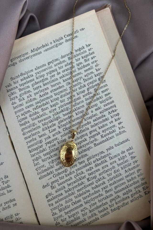 Vintage Oval Model İşlemeli Açılır Kolye