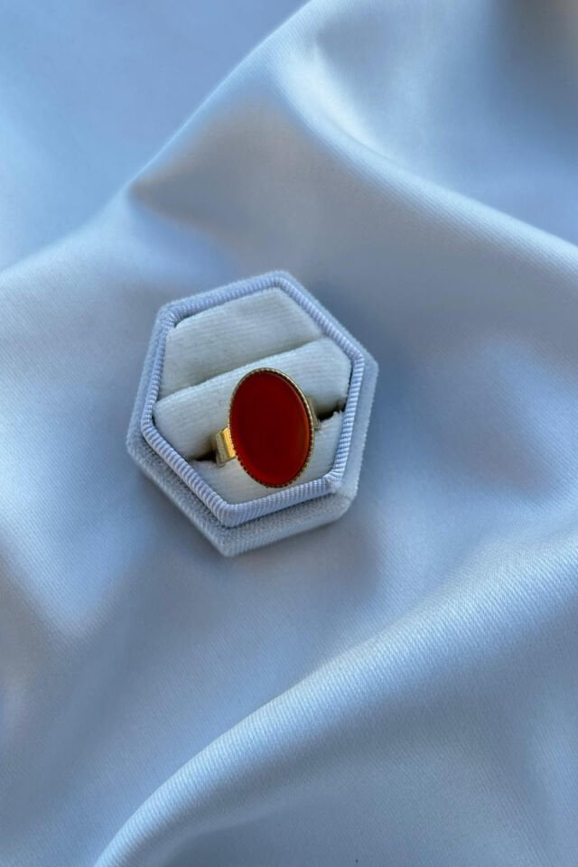 Oval Model Büyük Kırmızı Yüzük