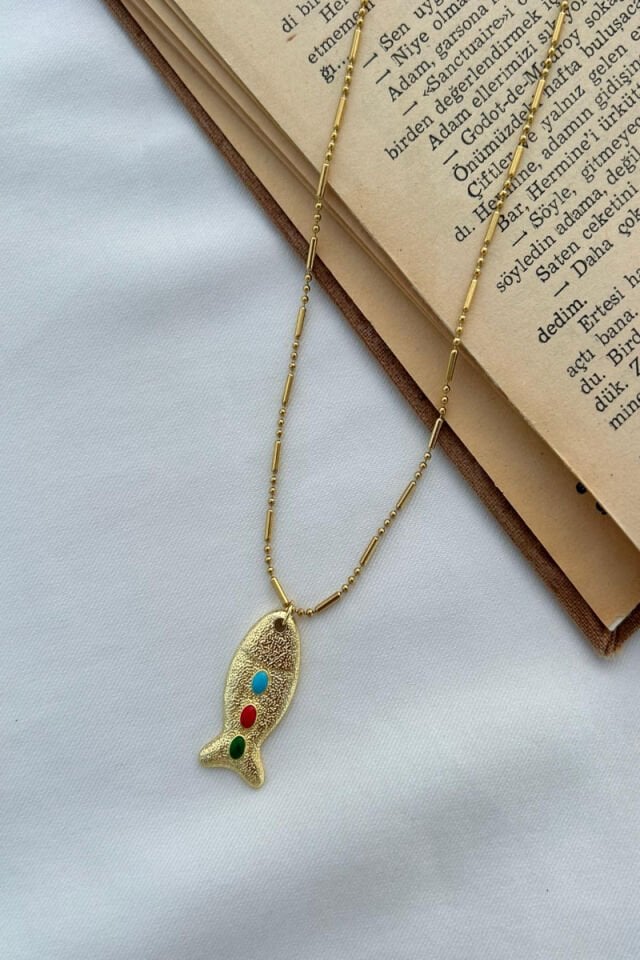 Renkli Taş Detaylı Balık Model Kolye