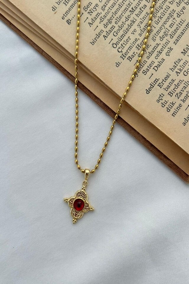 Kırmızı Taş Detaylı Etnik Model Kolye
