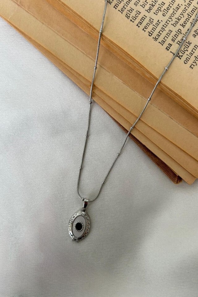 Siyah Taş Detaylı Etnik Model Plaka Kolye