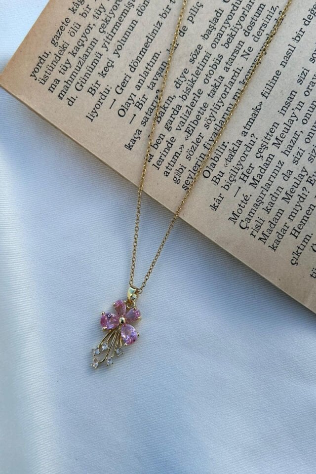 Pembe Taş Tasarım Çiçek Model Kolye