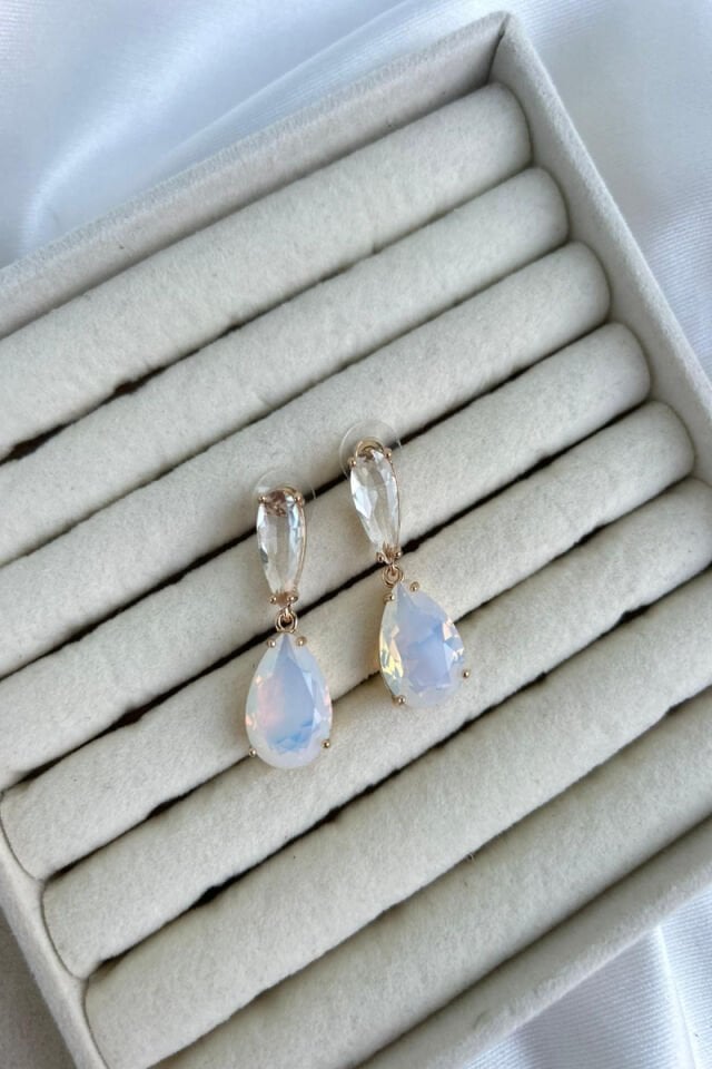 Sedefli Taş Sallantılı Tasarım Küpe