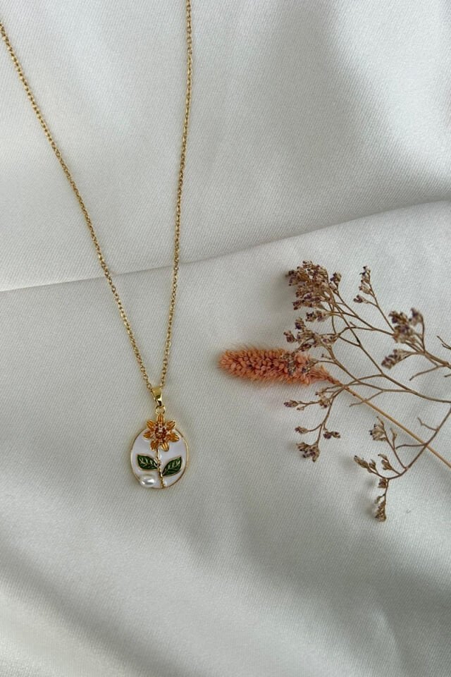 Çiçek Detaylı Sanat Kolye