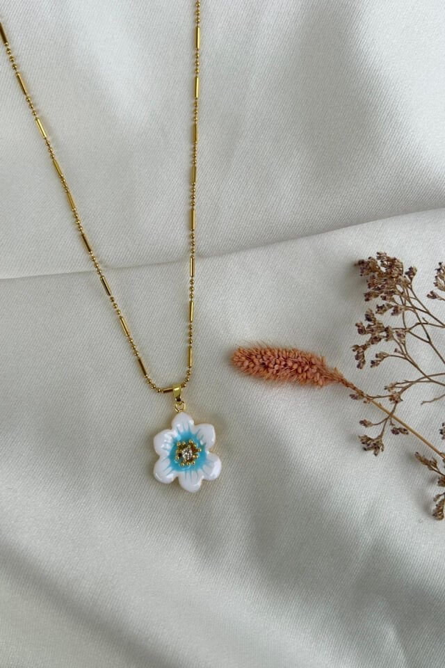 Tasarım Çiçek Model Kolye(Beyaz)