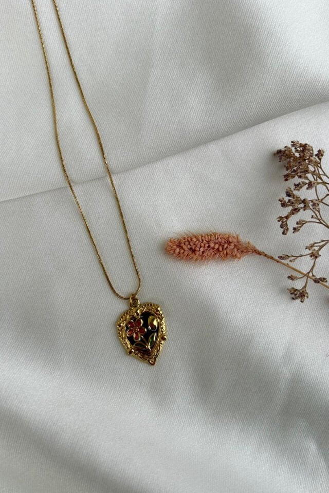 Kalp Model Vintage Tasarım Kolye