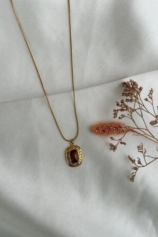 Kehribar Taş Kare Model Tasarım Kolye