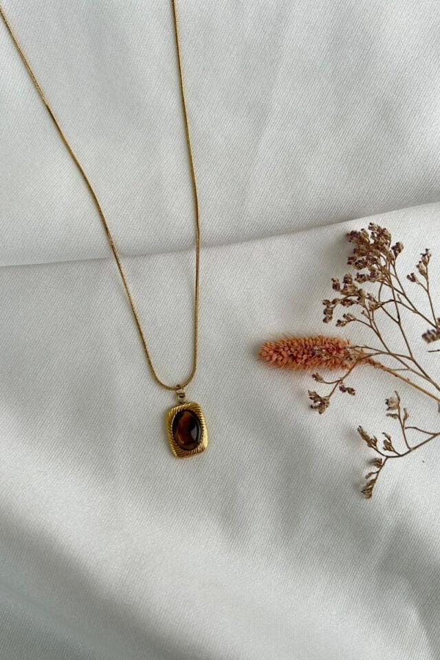 Kehribar taş Etnik Model Kare Kolye