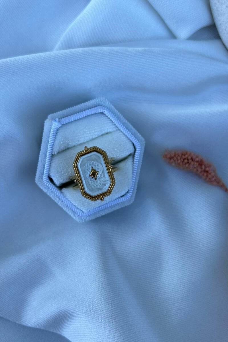 Kutup Yıldızı Detaylı Beyaz Plaka Yüzük