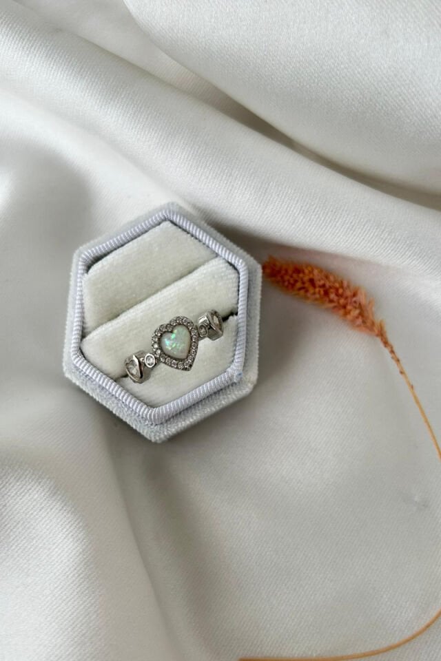 Sedefli Taş Kalp Model Yüzük