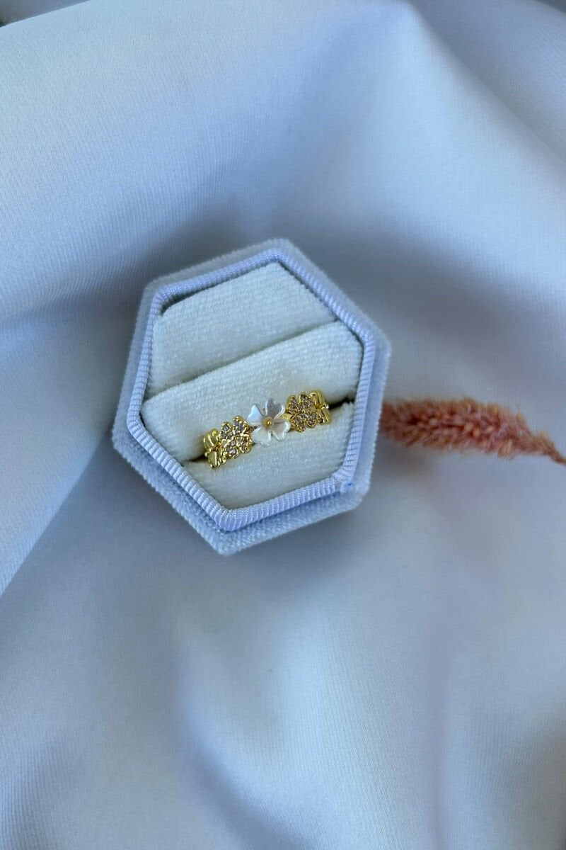 Papatya Model Taşlı Özel Yasarım Yüzük