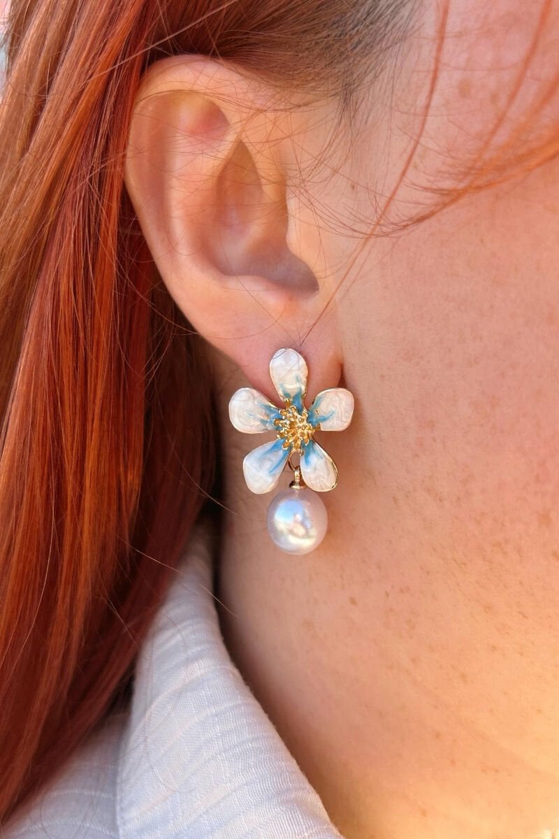 İnci Detaylı Çiçek Model Küpe