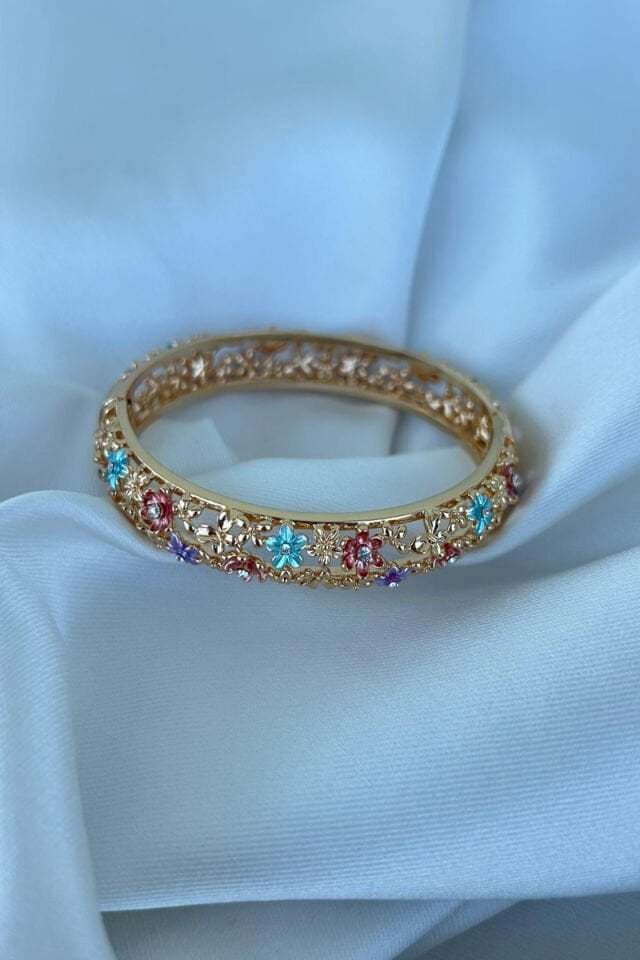 Renkli Çiçek İşlemeli Tasarım Kelepçe