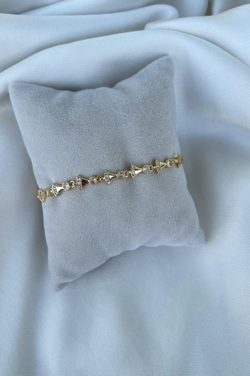 Zirkon Taşlı Üçgen Model Tasarım Bileklik