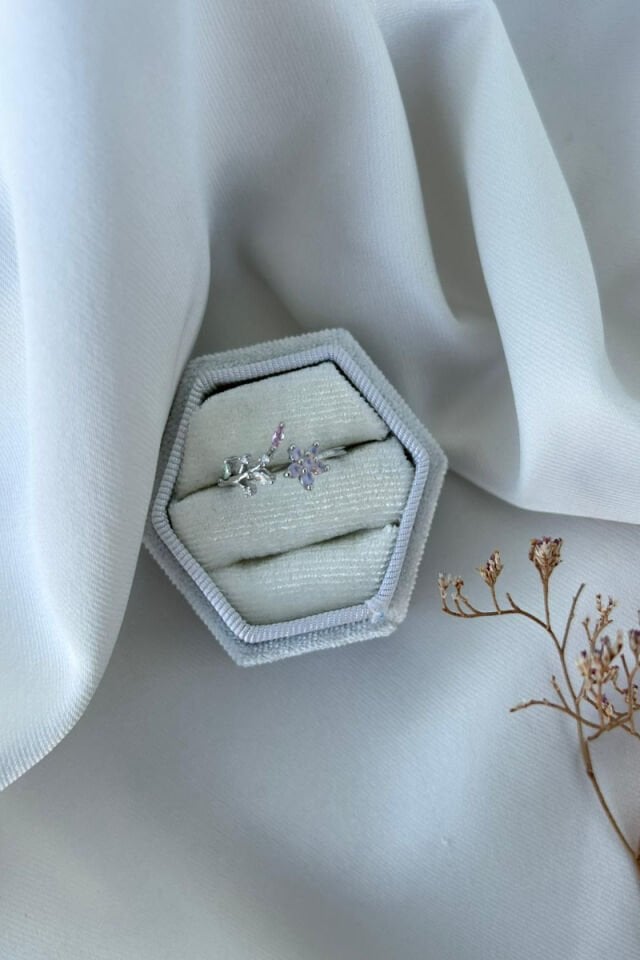 Mor Çiçek Detaylı Minimal Model Yüzük(silver)