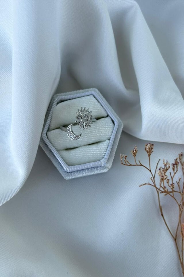 Kristal Taş Detaylı Ay ve Güneş Tasarım Yüzük(silver)