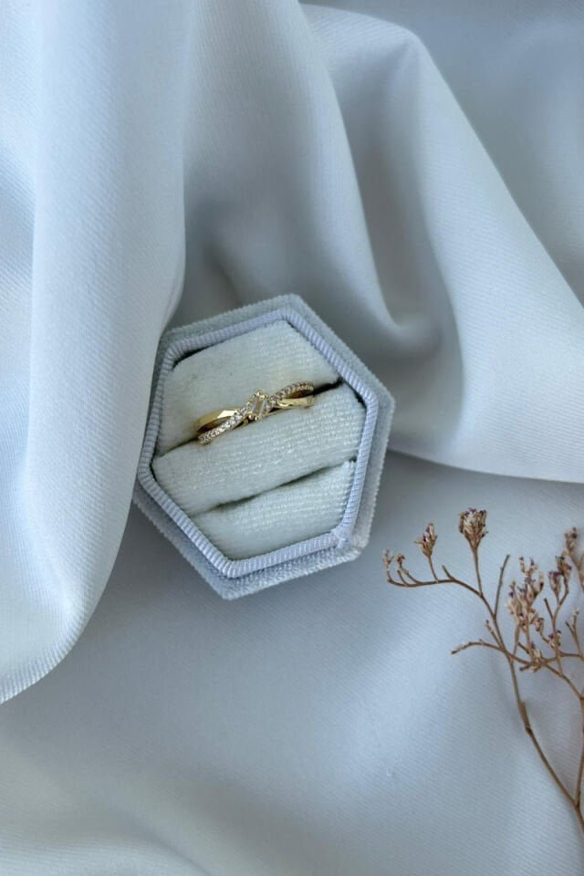 Kristal Taş Minimal Model Tasarım Yüzük