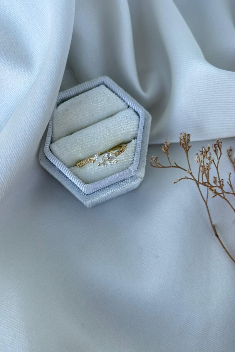 Kristal Taş Minimal Model Tasarım Yüzük