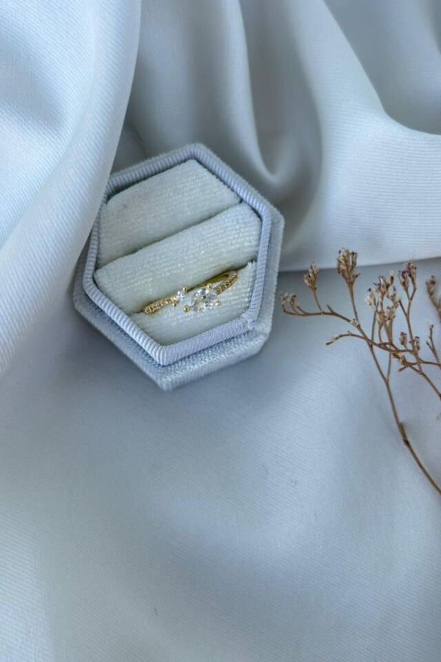 Kristal Taş Minimal Model Tasarım Yüzük